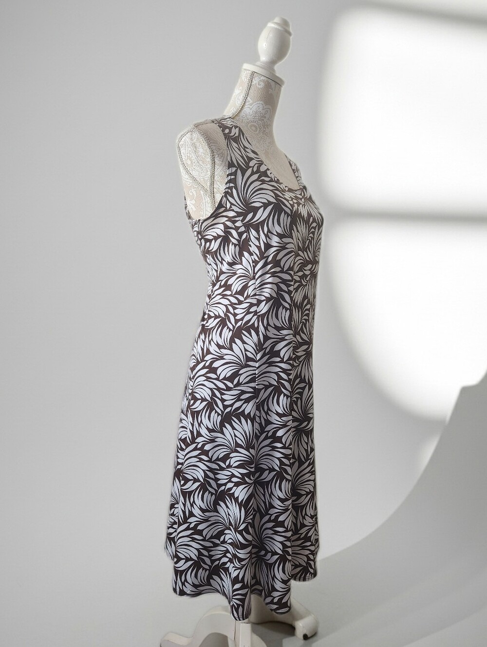 Susan Graver Liquid Knit Brown White Palm Print Career Swing Dress Size L